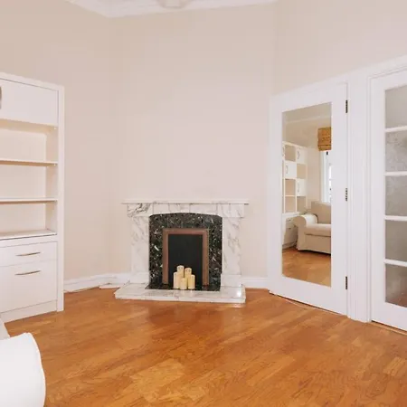 Central & Snug 1bd House - Portobello 더블린